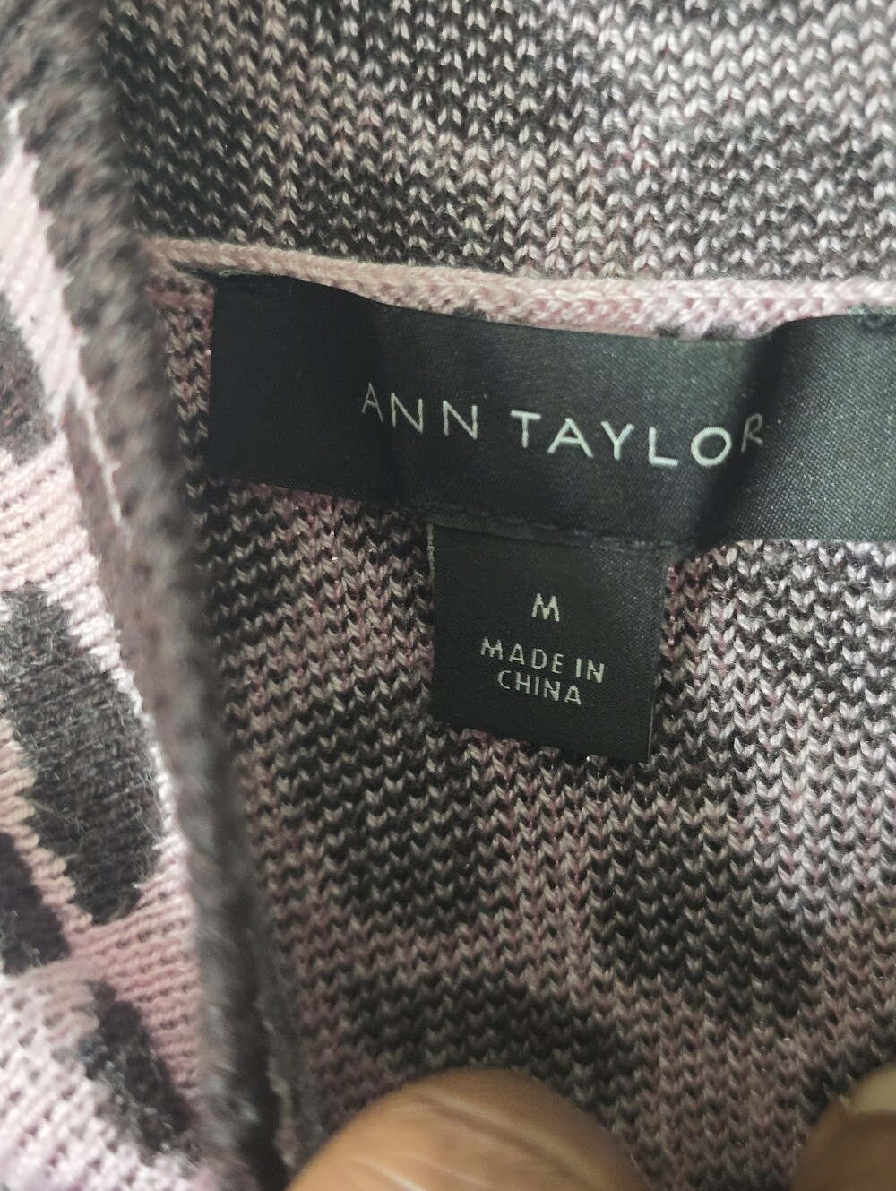 Ann Taylor Pink Black Animal Print Turtleneck Sweater Medium Puff Sleeve Knit - Picture 5 of 9